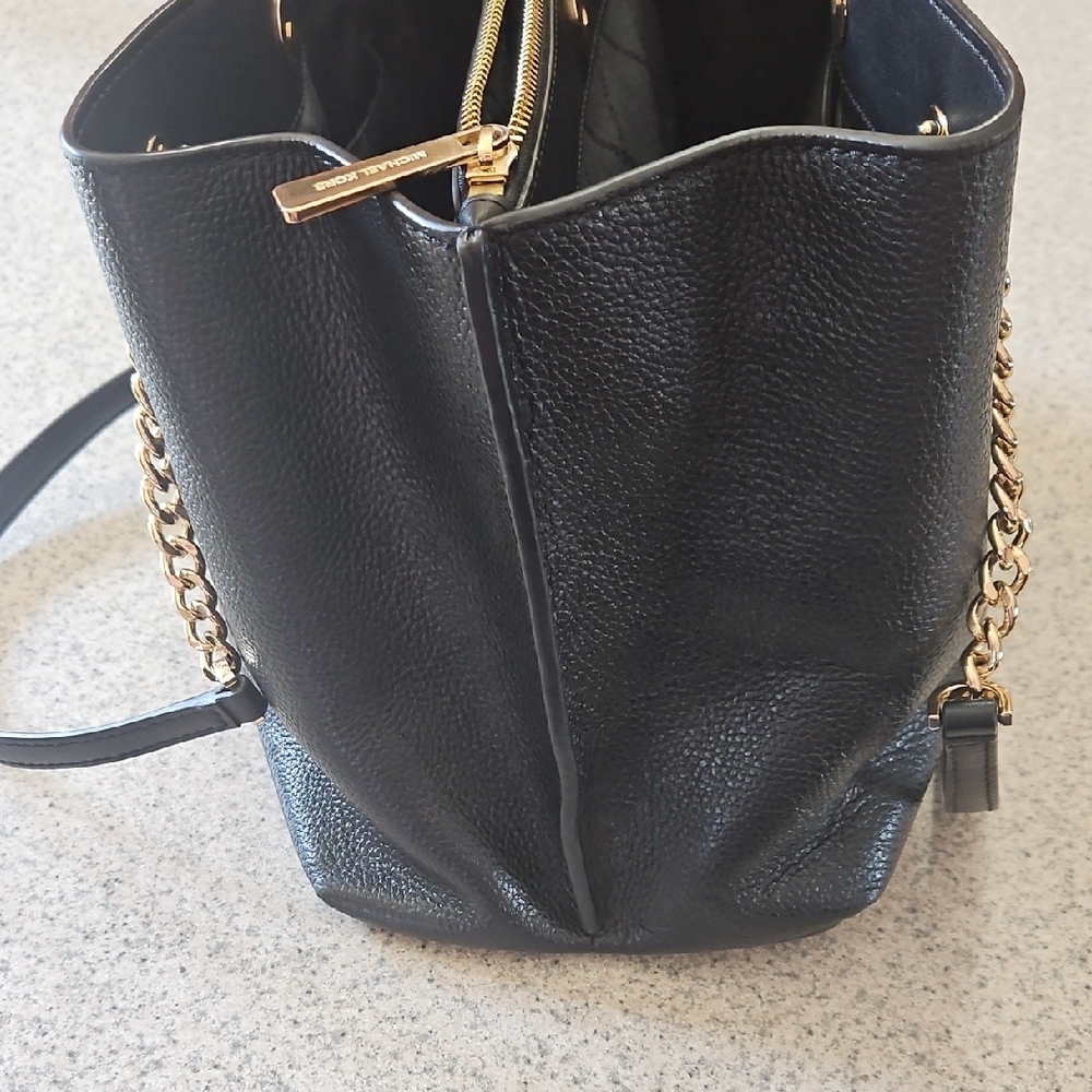 Michael Kors Black Shoulder Bag with Gold Accents - Picture 6 of 8
